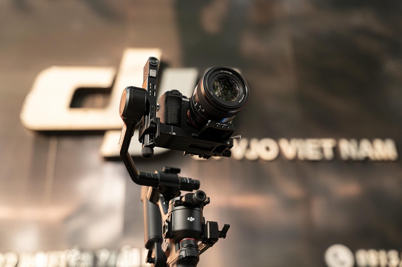 Tay cầm Gimbal DJI RS 5 - Thiết kế gọn nhẹ, chịu tải linh hoạt cho nhiều cấu hình máy ảnh