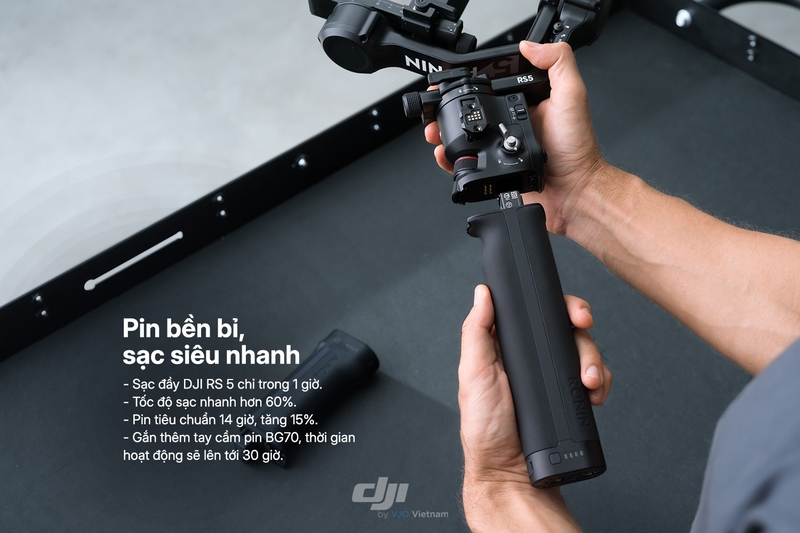 Tay cầm Gimbal DJI RS 5 - Sạc nhanh, thời lượng pin linh hoạt cho buổi quay dài
