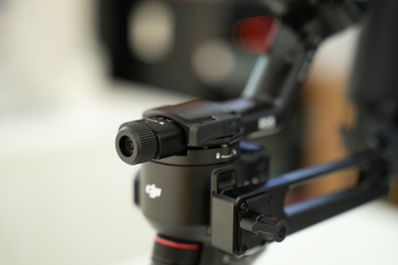 Tay cầm Gimbal DJI RS 5 Combo - Cân chỉnh nhanh, khóa trục tự động