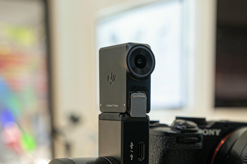 Tay cầm Gimbal DJI RS 5 Combo - Theo dõi thông minh, giữ chủ thể trung tâm