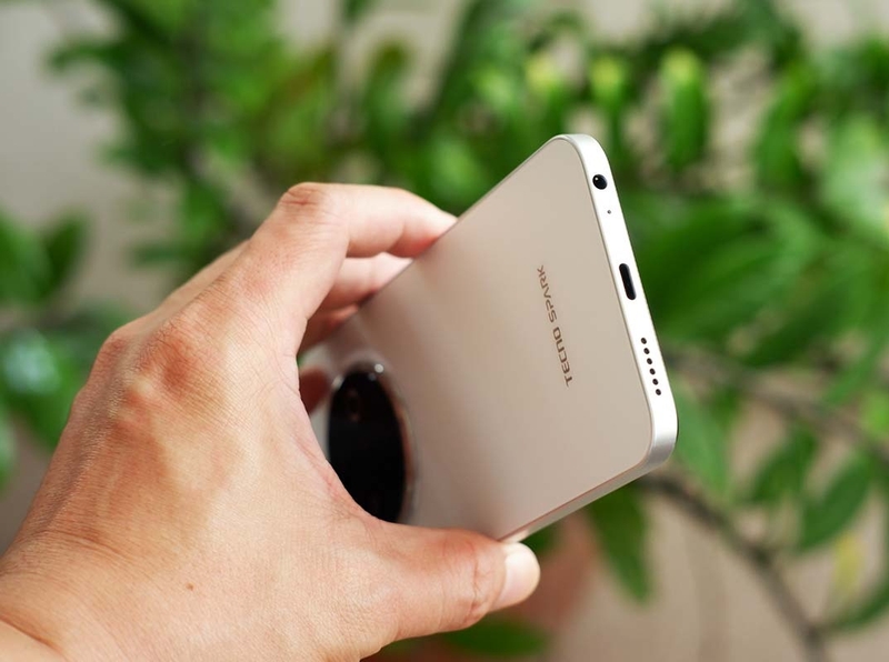 Đánh giá Tecno Spark 30C 2