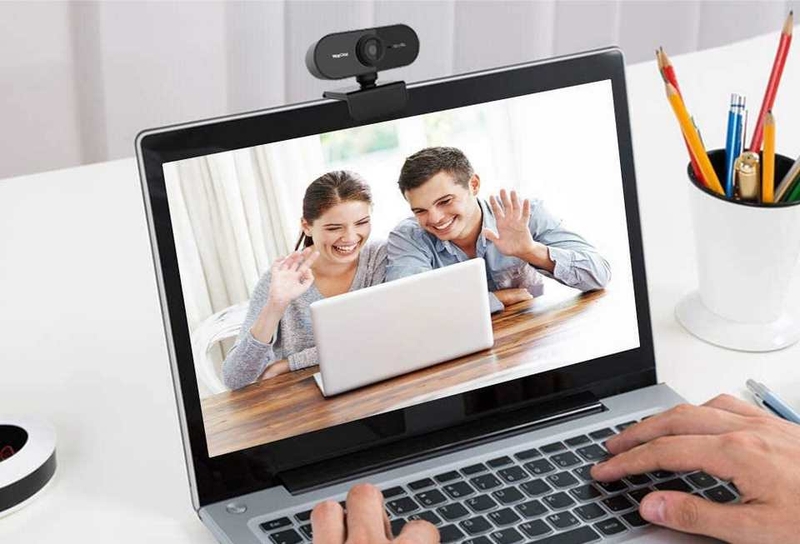 Micro tích hợp trên webcam