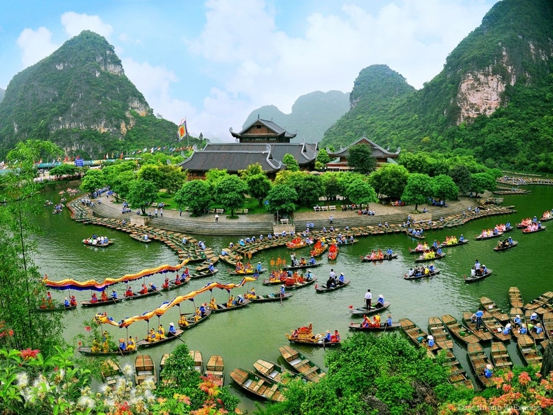 Tết Âm lịch 2025 đi đâu chơi trong và ngoài nước