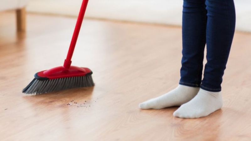 Quét nhà, đổ rác