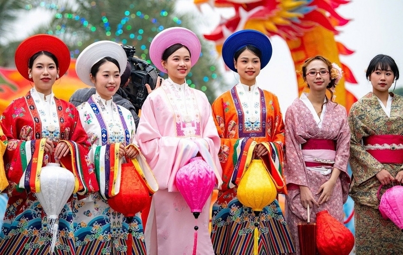 tết có nên đi huế không ảnh 1