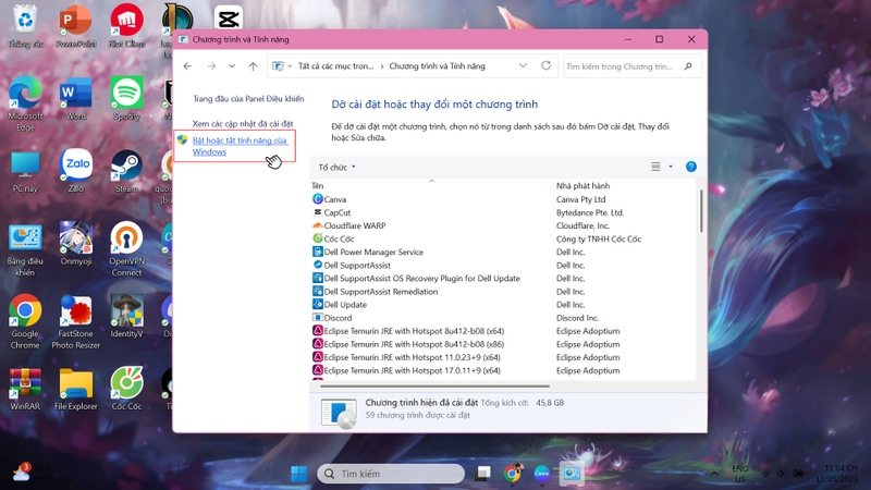Nhấn vào Bật hoặc tắt tính năng của Windows