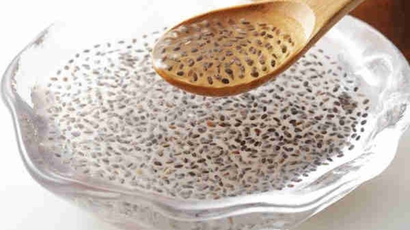 Ngâm thạch dừa và hạt chia