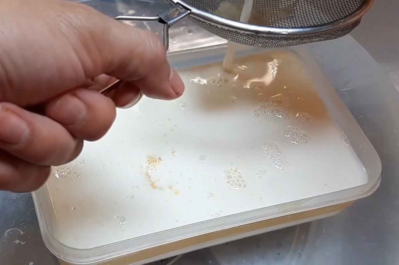 Thêm lớp thạch sữa
