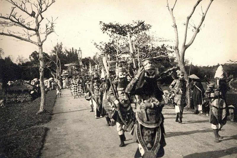 than-trung-la-gi-2.jpg