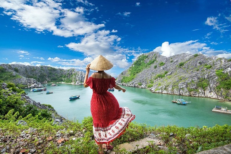 thang-7-nen-di-du-lich-o-dau-viet-nam-h.jpg