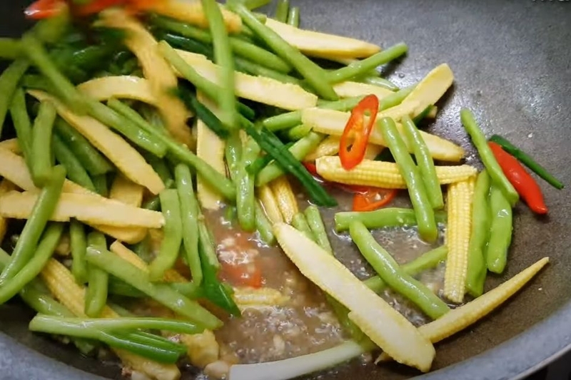 thành phẩm bắp non xào đậu que