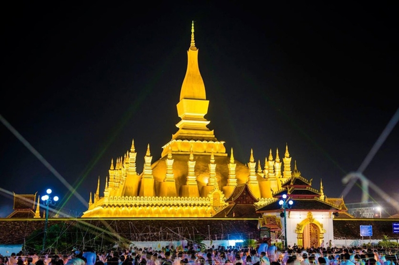 Thạt Luổng là công trình kiến trúc của quốc gia nào 9