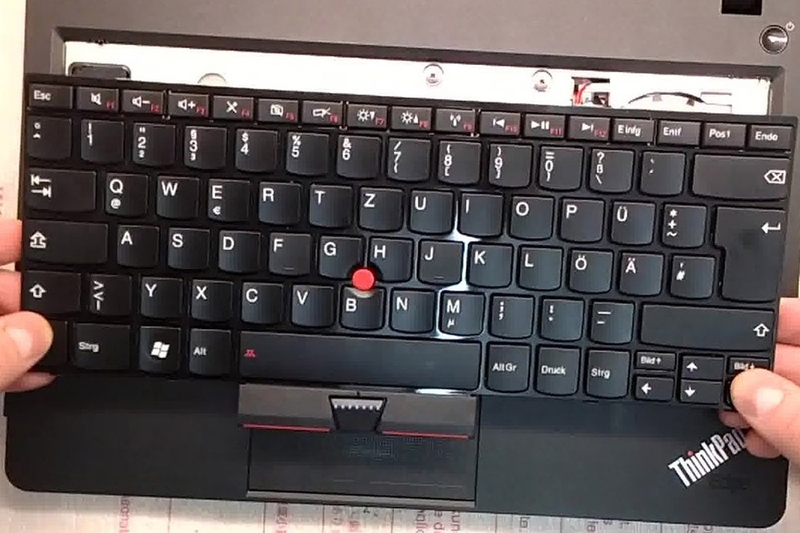 Thay bàn phím laptop giá bao nhiêu 1