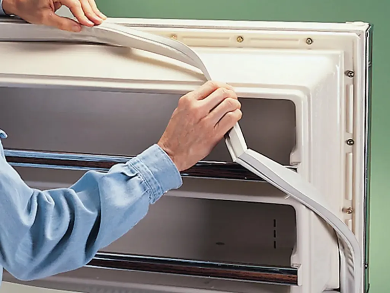 thay gioăng tủ lạnh Electrolux 3