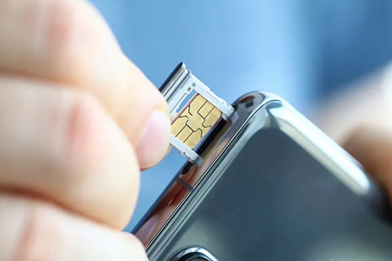 Thay khay SIM bao nhiêu tiền? Cập nhật chi phí mới nhất