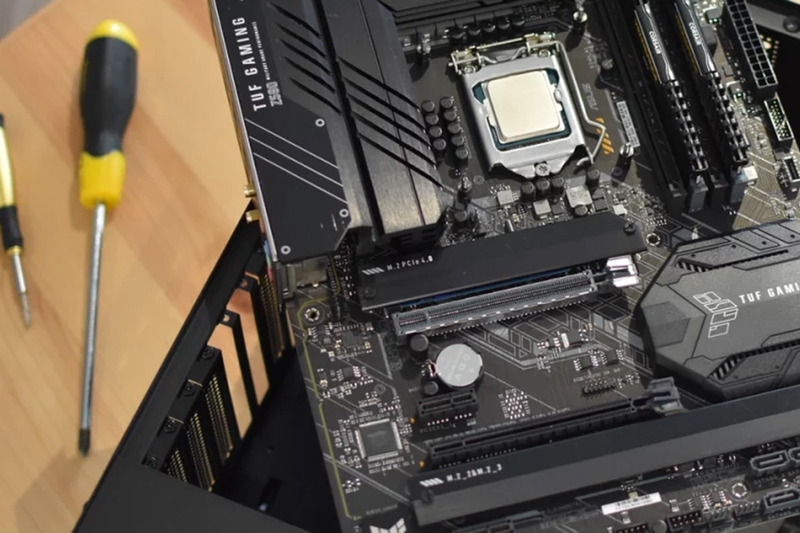 Thay main có cần cài lại Win không - 05