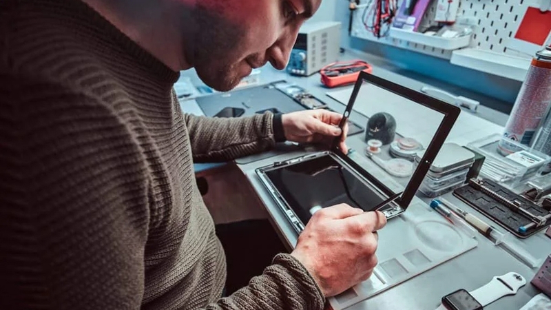 Giá thay màn hình laptop ASUS phụ thuộc vào nhiều yếu tố