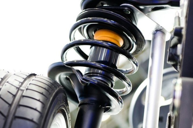 Thay phuộc xe máy có bị phạt không? Mức phạt 2025 mới nhất bạn nên biết