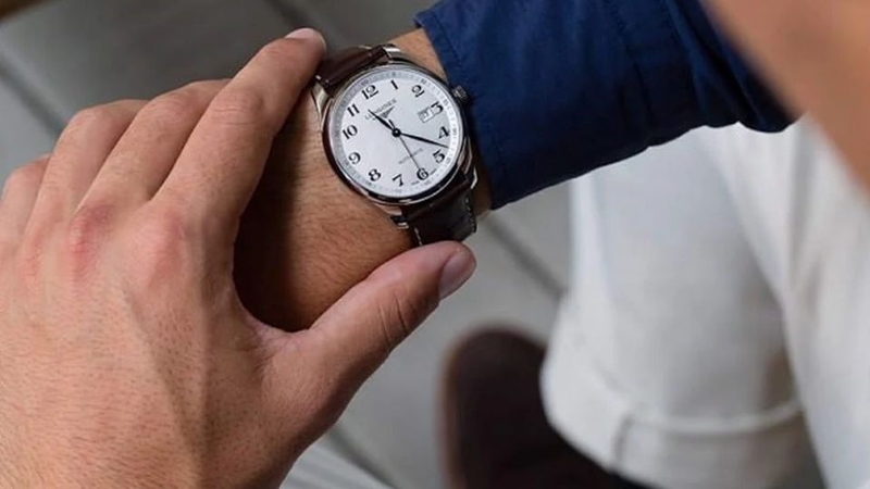 thay pin đồng hồ 3