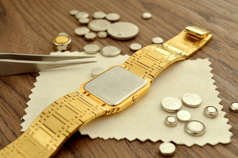 Pin cho đồng hồ thạch anh (đồng hồ pin)