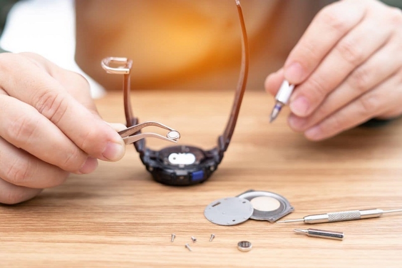 Thay pin đồng hồ đeo tay hết bao nhiêu tiền?