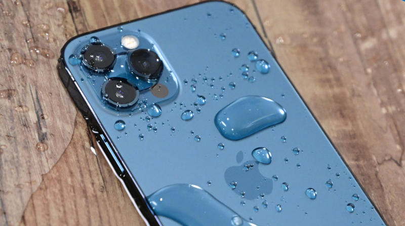 Thay pin iPhone có mất chống nước không?