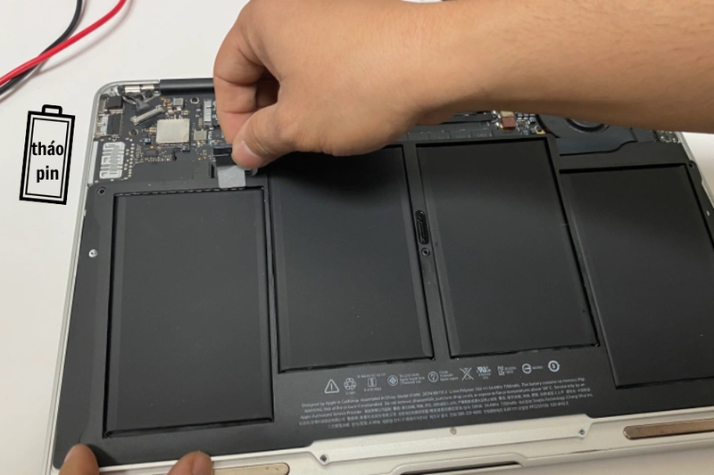 thay pin macbook air (4)
