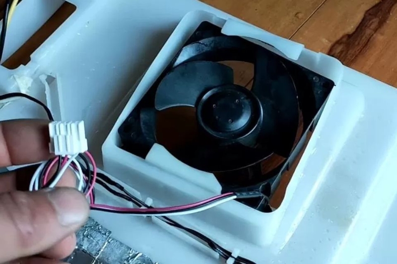 thay quạt tủ lạnh giá bao nhiêu (ảnh 1)