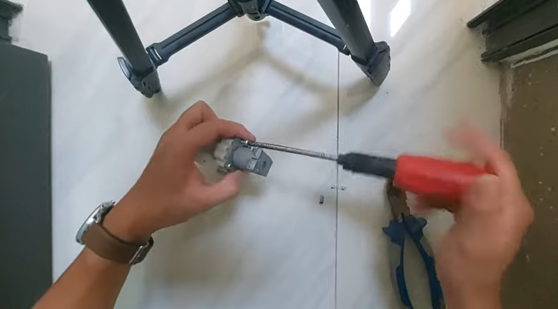 thay van cấp nước máy giặt LG hình 6