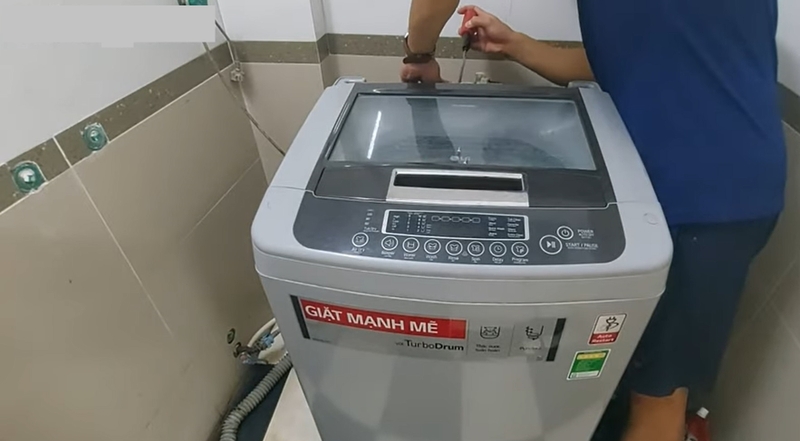 thay van cấp nước máy giặt LG hình 7