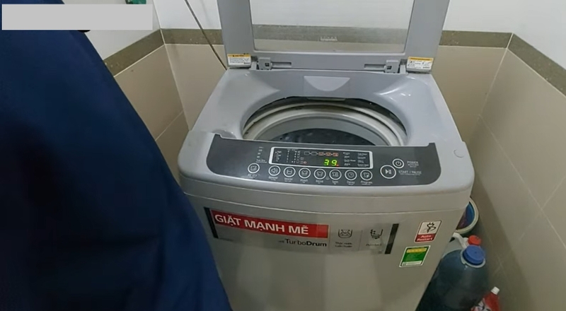 thay van cấp nước máy giặt LG hình 8