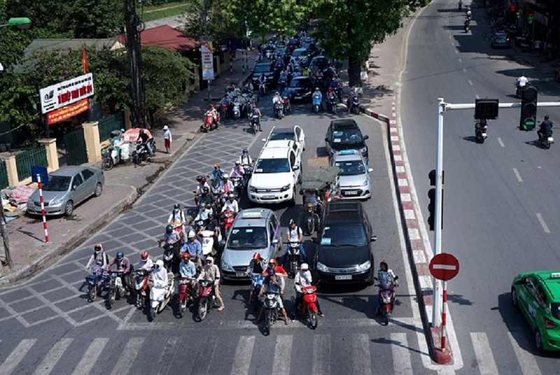 Thế nào là vượt đèn đỏ - 06