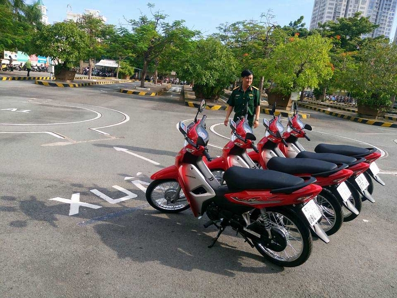 Thi bằng lái A1 bao nhiêu tiền - 02
