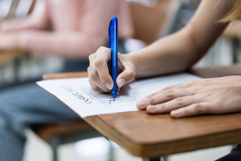 Thi đánh giá năng lực là gì 6