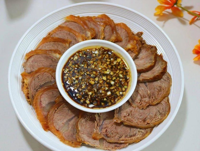 thịt bắp bò hấp xì dầu bằng nồi áp suất 6