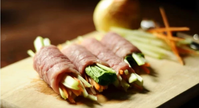 thịt heo cuộn rau củ 6