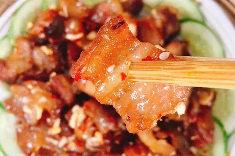 Thịt lợn có kị tỏi không?