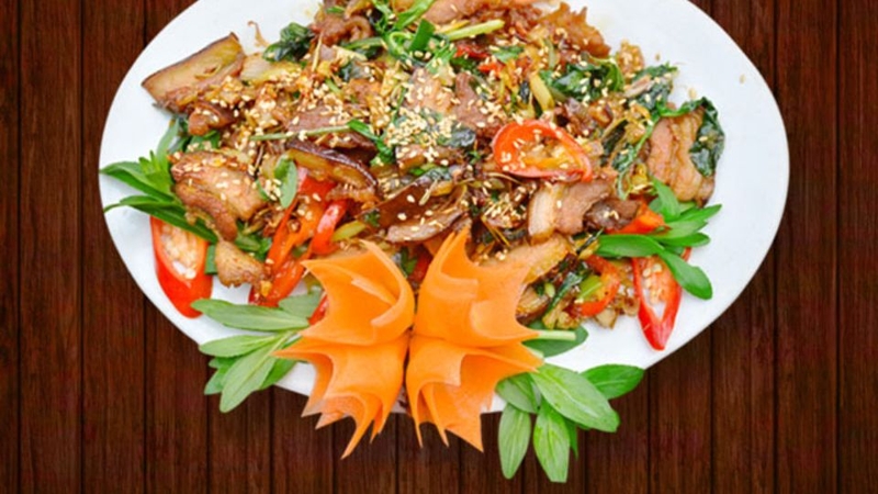Thịt lợn mán xào lăn