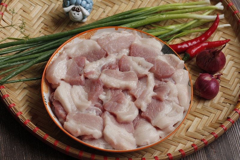 Hao cơm cùng món thịt rang chua ngọt cháy cạnh hấp dẫn, mềm ngon và chuẩn vị - hình 01