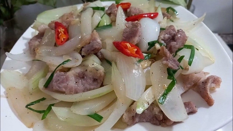 Thịt xào hành tây ảnh 1