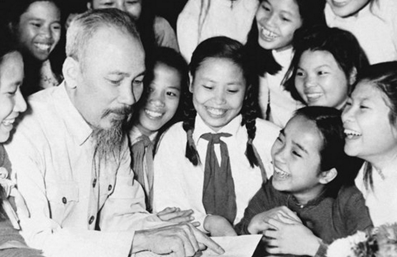 thơ về bác Hồ ngắn hay ảnh 1