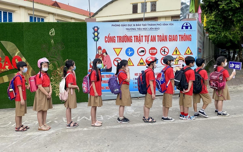 thơ về chủ đề an toàn giao thông 4.jpg