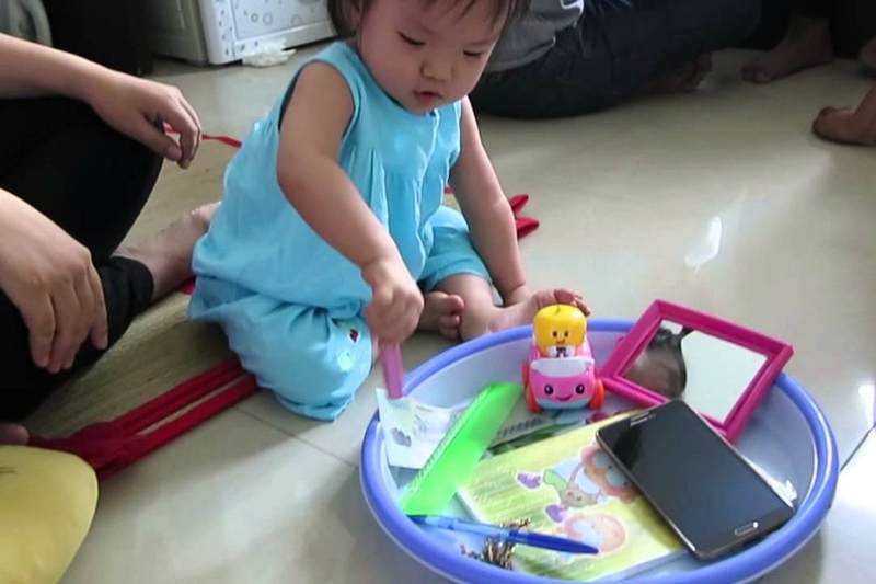 Mâm đồ chơi cho bé lựa chọn