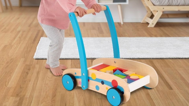 Quà thôi nôi - Xe tập đi