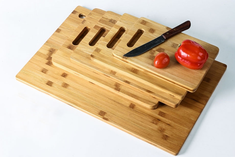 Thớt tre là một sản phẩm được chế tác từ cây tre.
