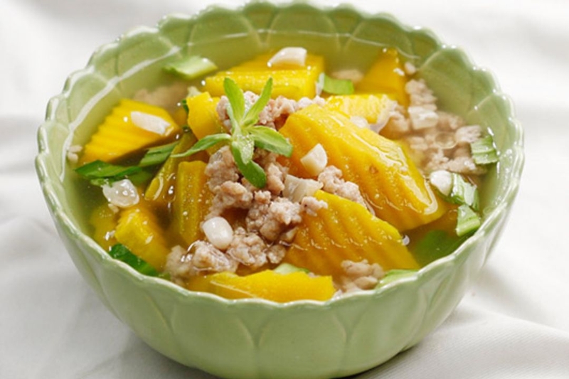 Canh bí đỏ đậu phộng