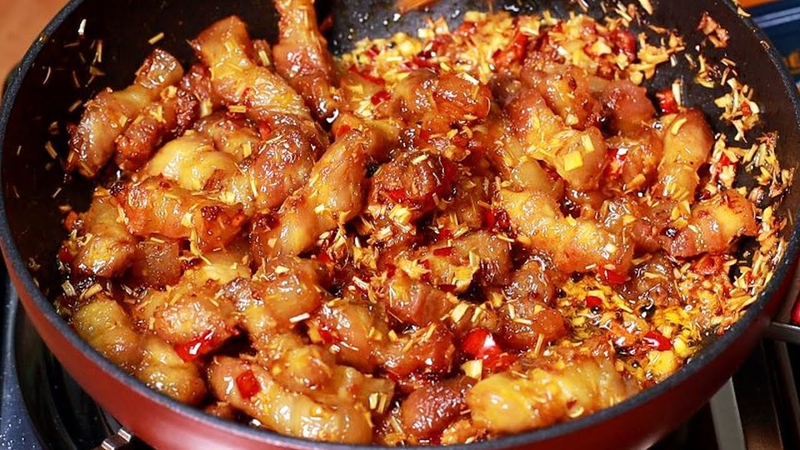 Thịt ba chỉ chiên sả