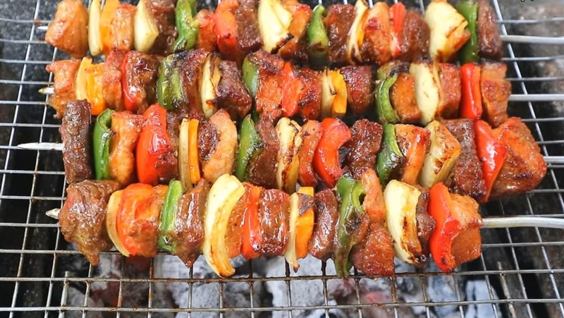 thit xien nuong rau cu