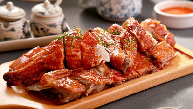 Vịt quay lá mắc mật 220.000 đồng