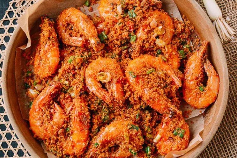 thưởng thức tôm rang muối Hồng Kông.jpg